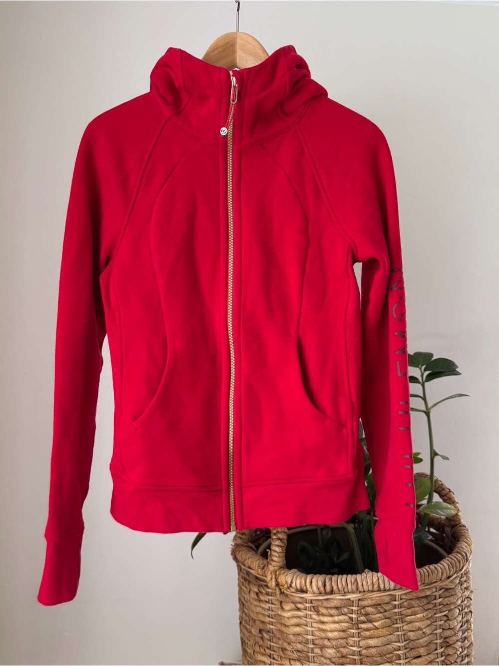 Women's LULULEMON Scuba Full Zip Hoodie Red Gold Zipper Jacket Rare Color Size 6